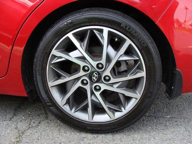 Photo of 2020 Scarlet Red Pearl Hyundai ELANTRA