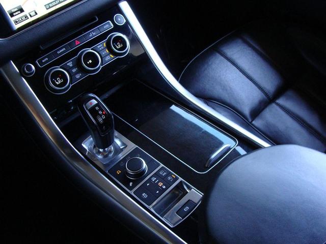 Photo of 2016 White Land Rover Range Rover Sport