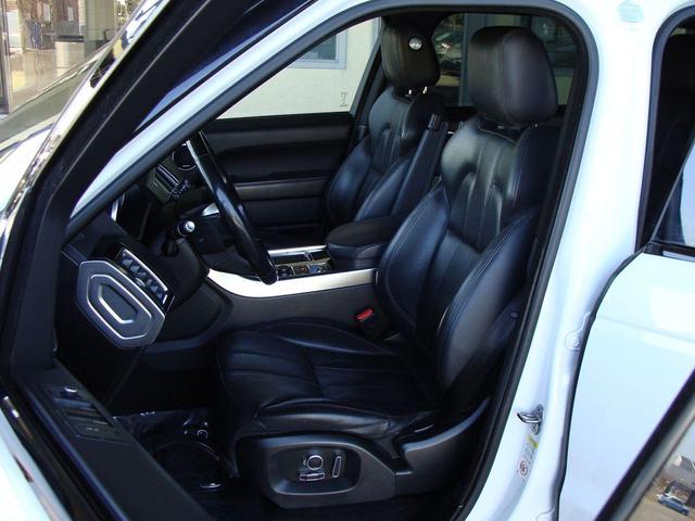 Photo of 2016 White Land Rover Range Rover Sport