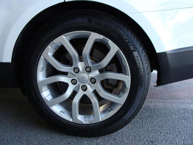 Photo of 2016 White Land Rover Range Rover Sport