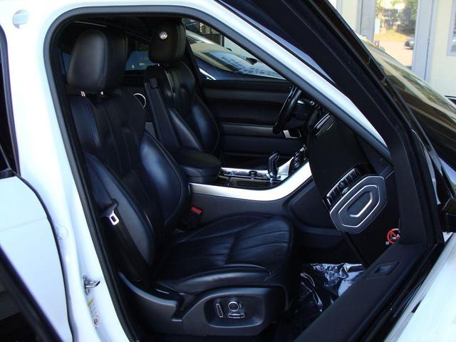Photo of 2016 White Land Rover Range Rover Sport