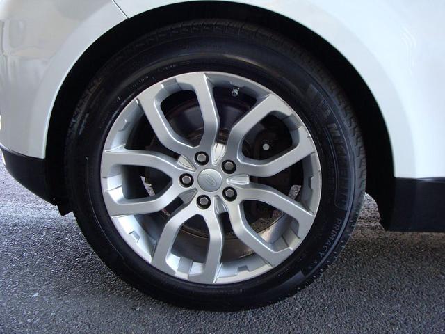 Photo of 2016 White Land Rover Range Rover Sport