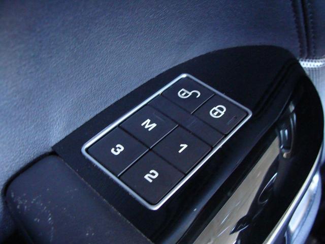 Photo of 2016 White Land Rover Range Rover Sport