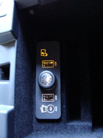 Photo of 2016 White Land Rover Range Rover Sport