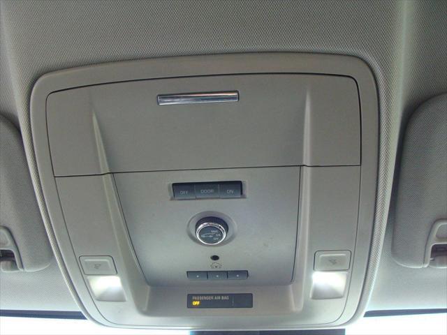 Photo of 2017 Summit White GMC Yukon XL