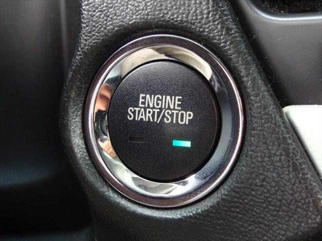 Photo of 2017 Summit White GMC Yukon XL