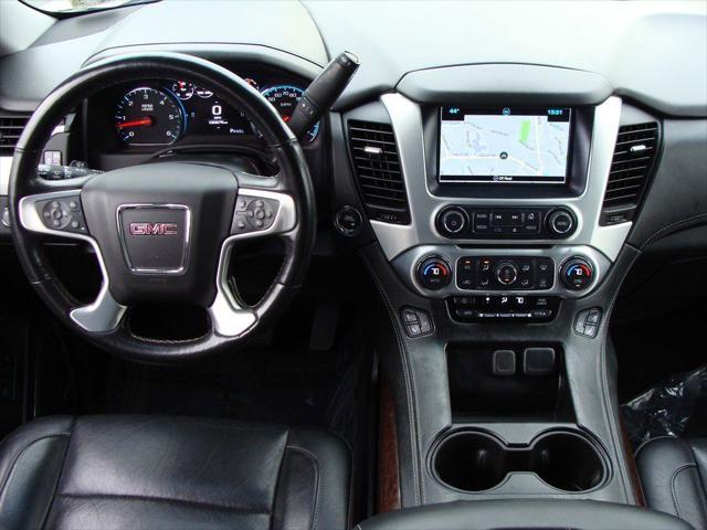 Photo of 2017 Summit White GMC Yukon XL
