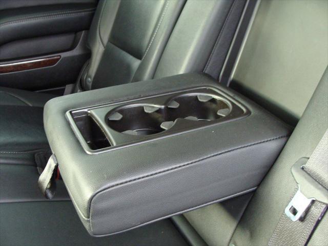 Photo of 2017 Summit White GMC Yukon XL