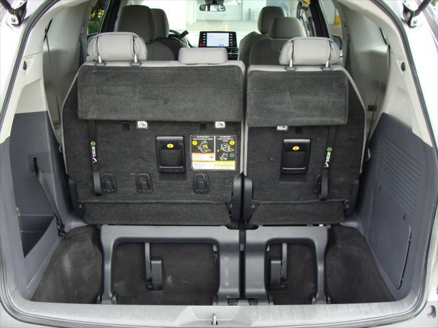 Photo of 2021 Gray Toyota Sienna