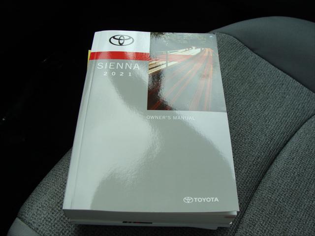 Photo of 2021 Gray Toyota Sienna