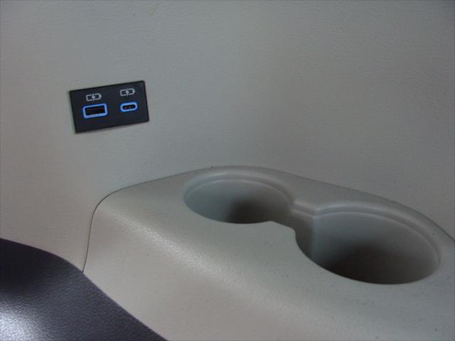 Photo of 2021 Gray Toyota Sienna
