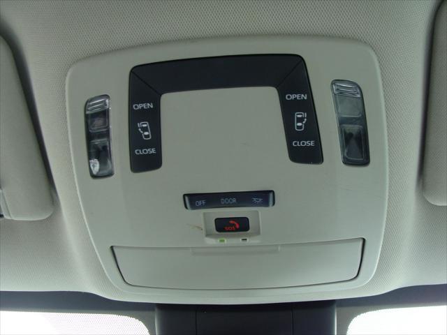Photo of 2021 Gray Toyota Sienna