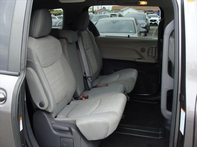 Photo of 2021 Gray Toyota Sienna