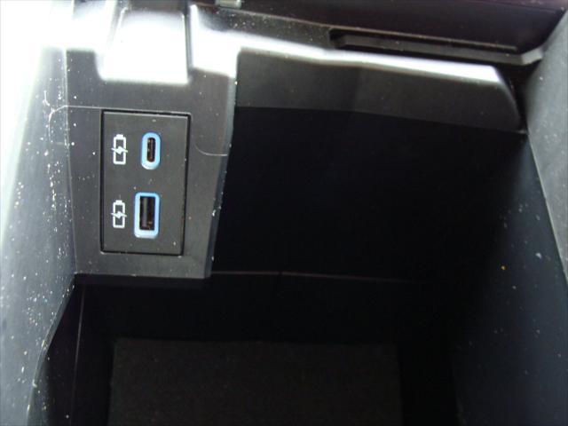 Photo of 2021 Gray Toyota Sienna