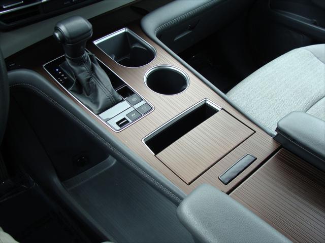 Photo of 2021 Gray Toyota Sienna