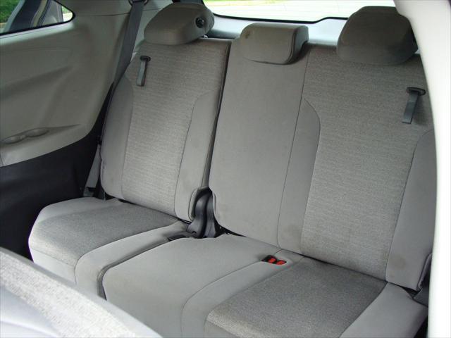 Photo of 2021 Gray Toyota Sienna