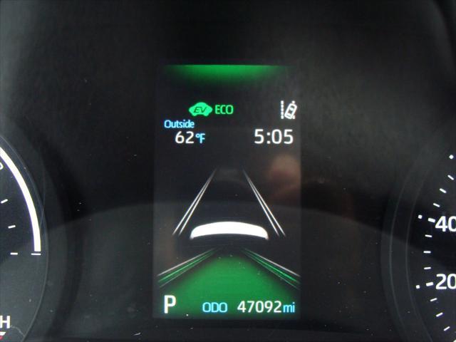 Photo of 2021 Gray Toyota Sienna