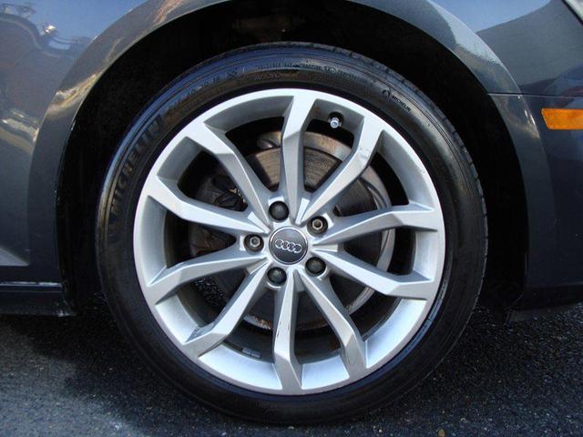 Photo of 2019 Gray Metallic Audi A4