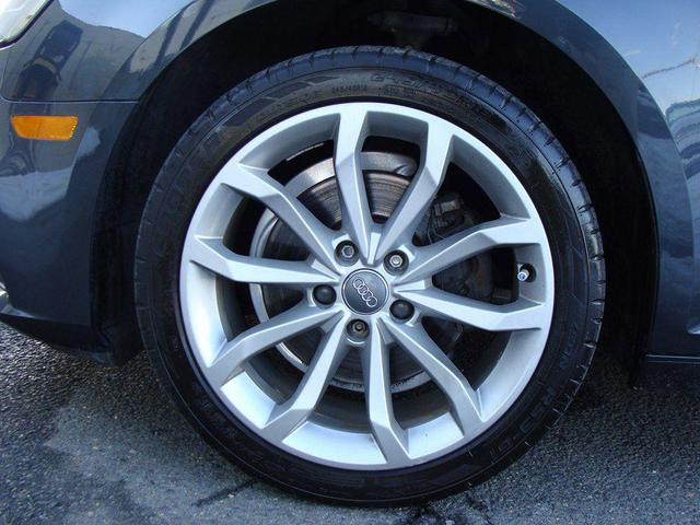 Photo of 2019 Gray Metallic Audi A4
