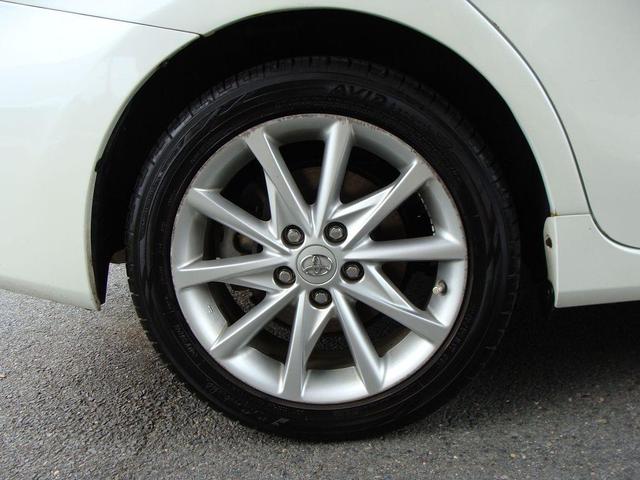 Photo of 2012 White Toyota Prius v