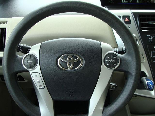 Photo of 2012 White Toyota Prius v
