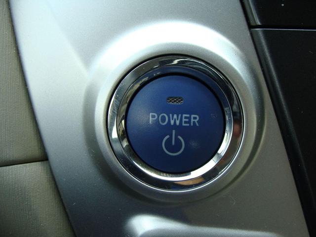 Photo of 2012 White Toyota Prius v
