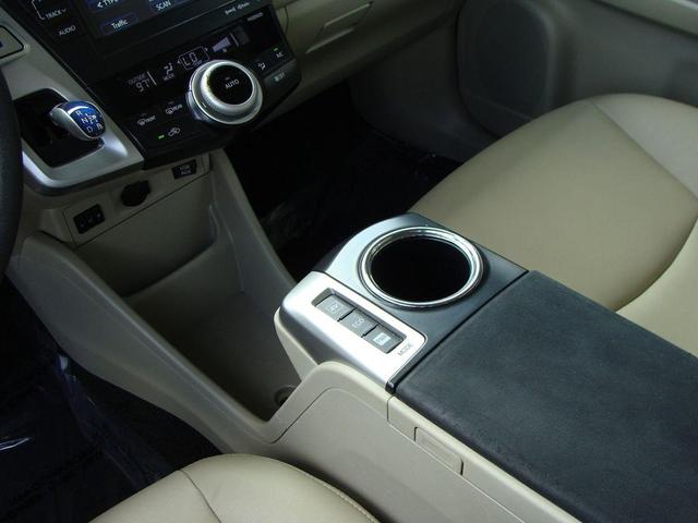 Photo of 2012 White Toyota Prius v
