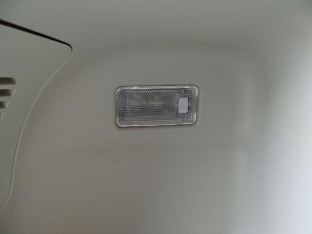 Photo of 2012 White Toyota Prius v