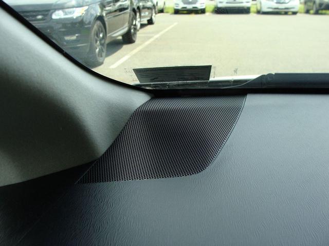 Photo of 2012 White Toyota Prius v