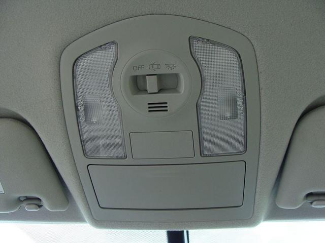 Photo of 2012 White Toyota Prius v