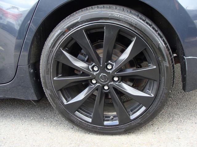 Photo of 2020 Super Black Nissan Maxima