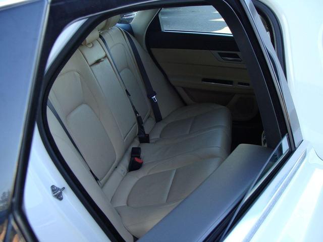 Photo of 2017 White Jaguar XF