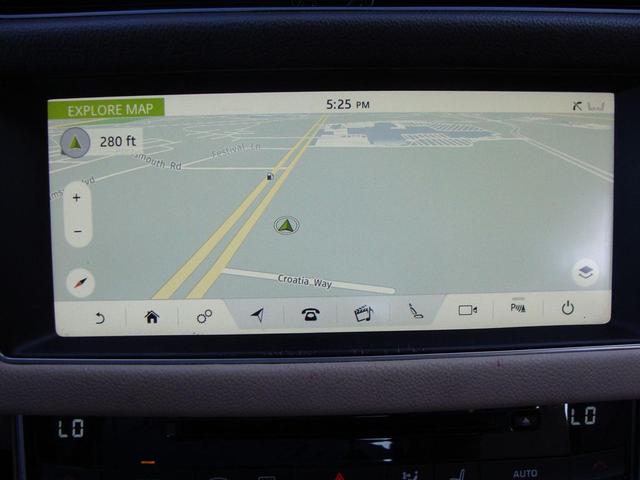 Photo of 2017 White Jaguar XF