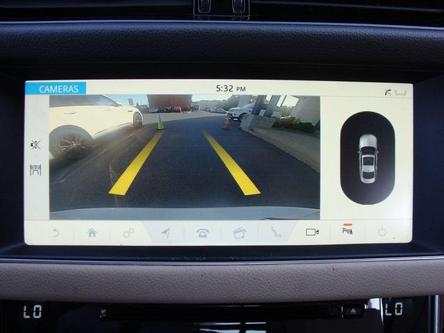 Photo of 2017 White Jaguar XF