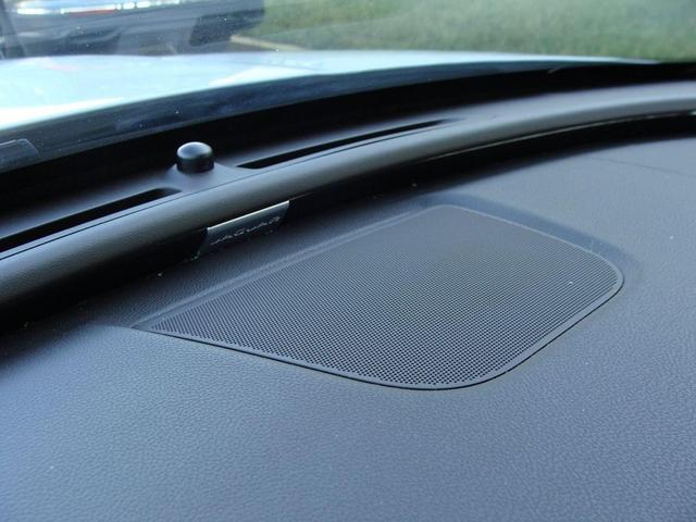 Photo of 2017 White Jaguar XF