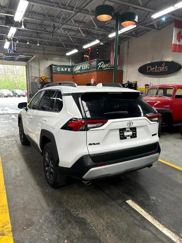 Photo of 2022 White Toyota RAV4