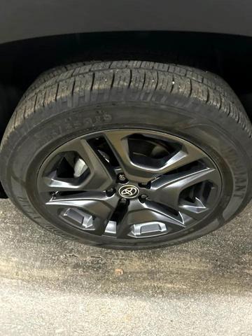 Photo of 2022 White Toyota RAV4