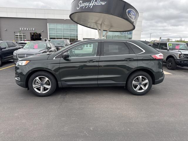 Photo of 2022 Forged Green Metallic Ford Edge