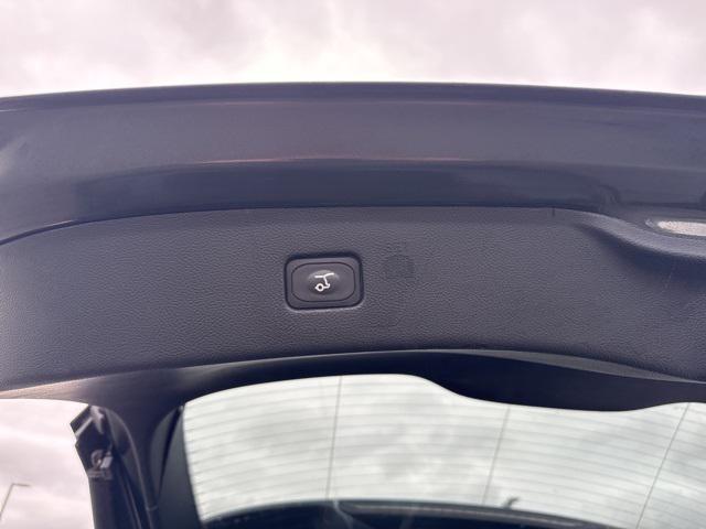 Photo of 2022 Forged Green Metallic Ford Edge
