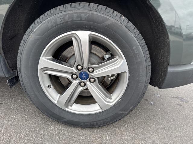 Photo of 2022 Forged Green Metallic Ford Edge