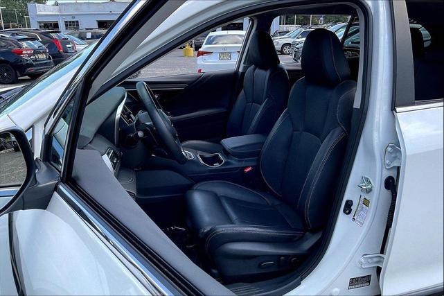 Photo of 2022 Crystal White Pearl Subaru Outback