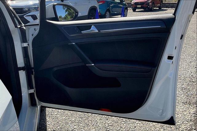 Photo of 2018  Volkswagen Golf GTI