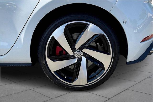 Photo of 2018  Volkswagen Golf GTI
