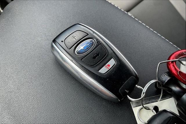Photo of 2022 Ice Silver Metallic Subaru Ascent