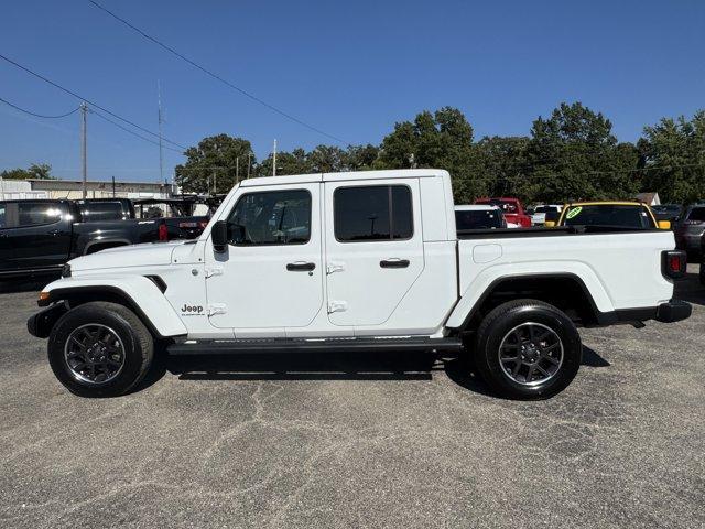 Photo of 2023 Bright White Clearcoat Jeep Gladiator