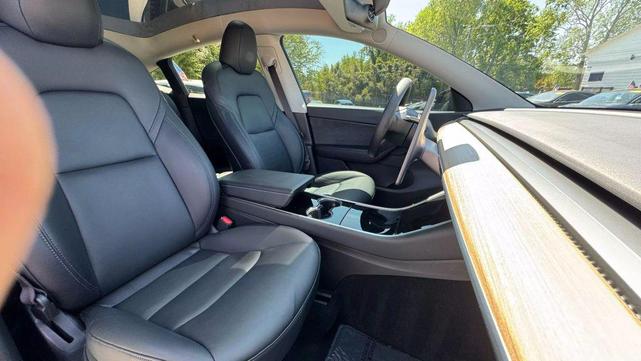 Photo of 2021 Solid Black Tesla Model Y