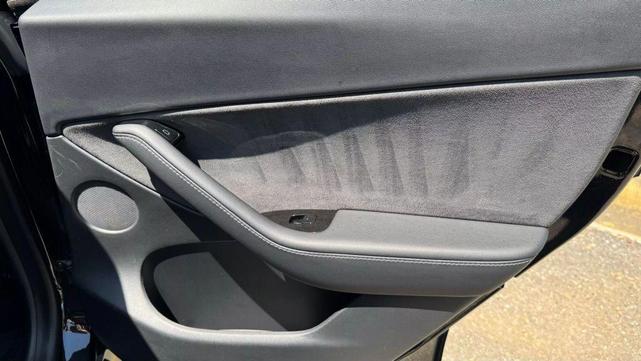 Photo of 2021 Solid Black Tesla Model Y