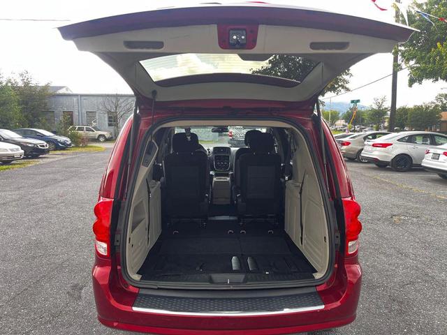 Photo of 2016 Burgundy Dodge Grand Caravan