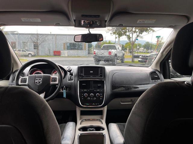 Photo of 2016 Burgundy Dodge Grand Caravan