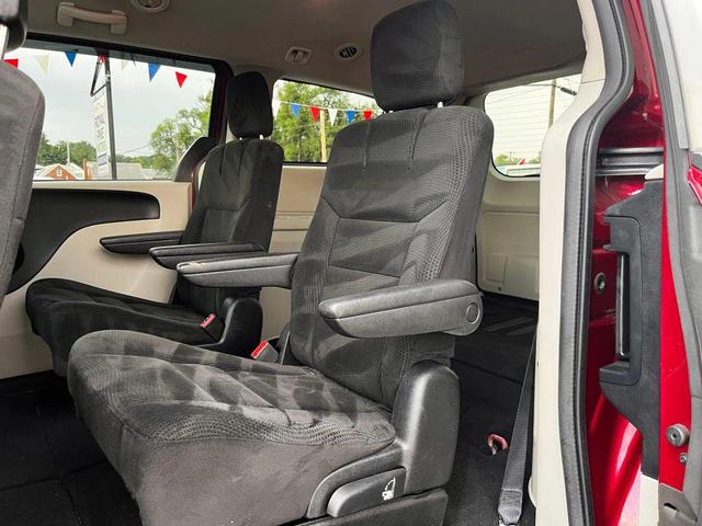 Photo of 2016 Burgundy Dodge Grand Caravan